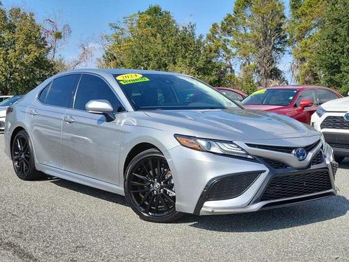 2024 Toyota Camry Hybrid SE
