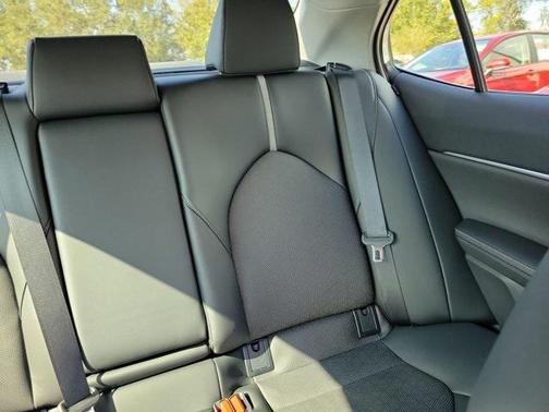 2024 Toyota Camry Hybrid SE