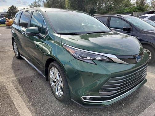 2024 Toyota Sienna Platinum