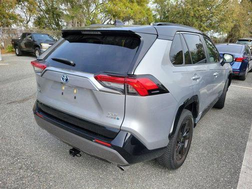 2019 Toyota RAV4 Hybrid SE