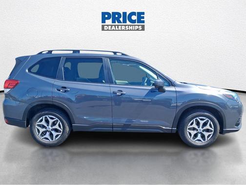 Magnetite Gray Metallic 2023 Subaru Forester Premium
