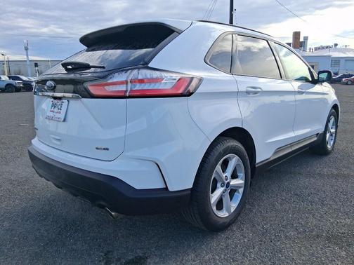 2020 Ford Edge SE