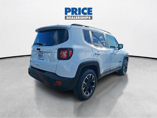 Alpine White Clearcoat 2023 Jeep Renegade Upland