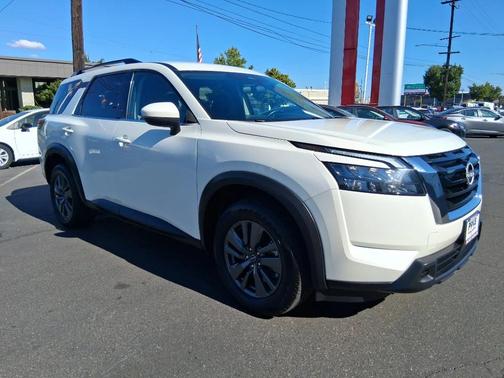 2024 Nissan Pathfinder SV 4WD