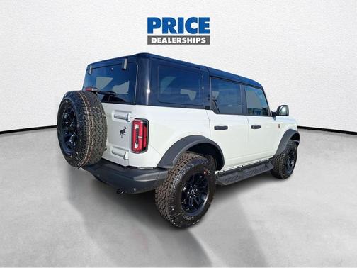 Avalanche Gray 2026 Ford Bronco Badlands