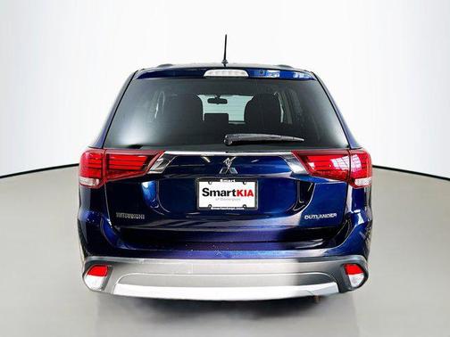 2016 Mitsubishi Outlander ES