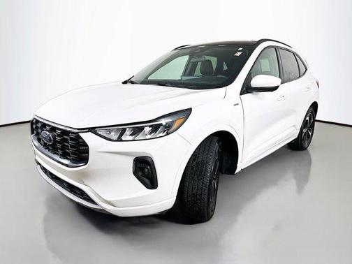 White Metallic 2023 Ford Escape ST-Line Select