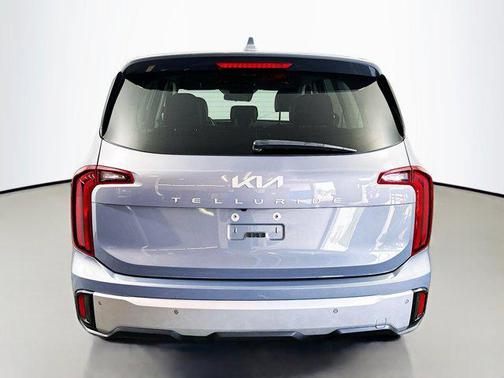 2023 Kia Telluride LX