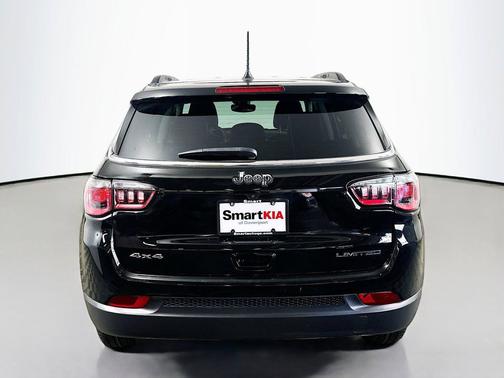 Diamond Black Crystal Pearlcoat 2022 Jeep Compass Limited