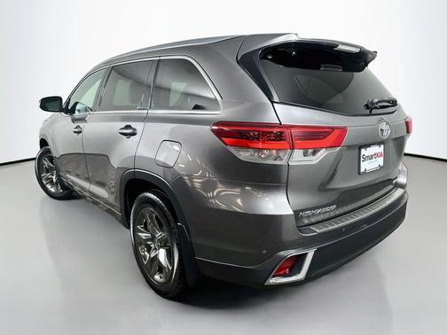 Predawn Gray Mica 2017 Toyota Highlander Limited Platinum