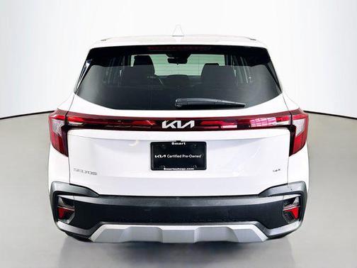 Snow White Pearl 2025 Kia Seltos LX