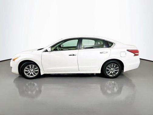 Pearl White 2015 Nissan Altima 2.5 S