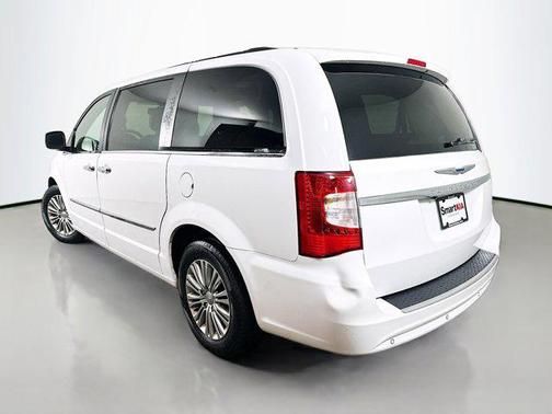 Bright White Clearcoat 2014 Chrysler Town & Country Touring-L