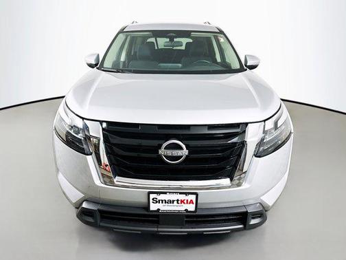 2023 Nissan Pathfinder SV