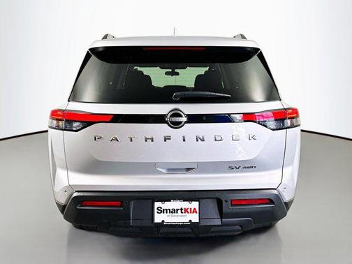 2023 Nissan Pathfinder SV