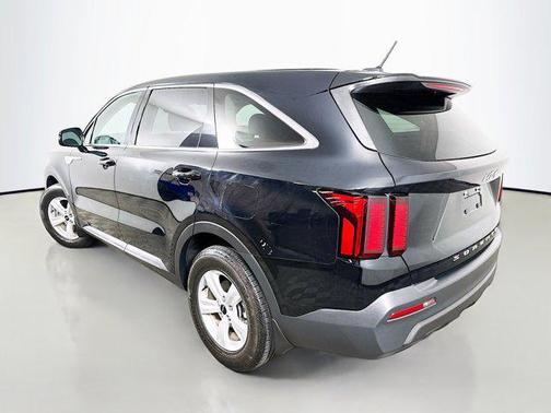 2022 Kia Sorento LX