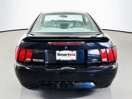 2000 Ford Mustang Base