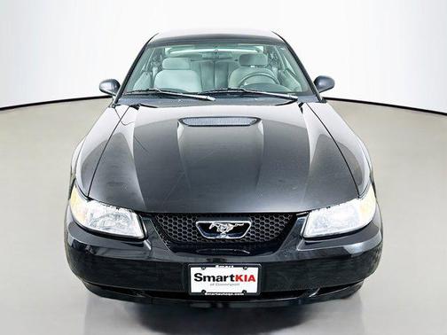 2000 Ford Mustang Base