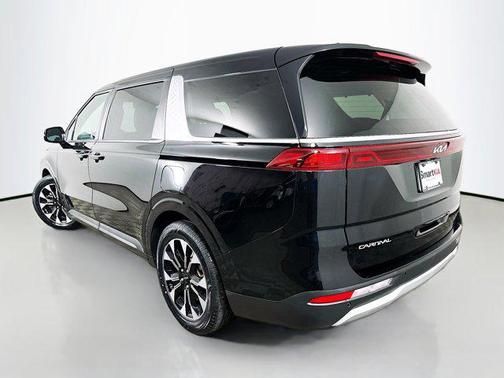 2023 Kia Carnival EX