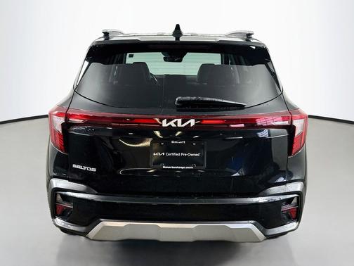 Fusion Black 2024 Kia Seltos S