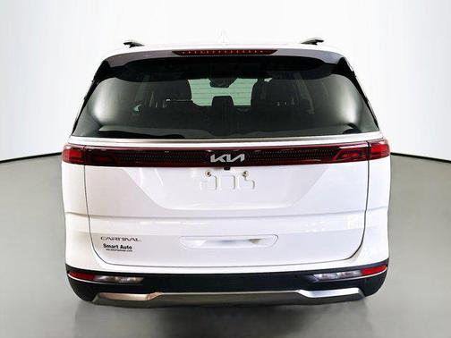 Snow White Pearl 2024 Kia Carnival SX