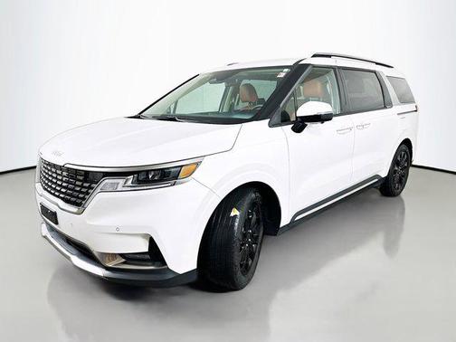 Snow White Pearl 2024 Kia Carnival SX