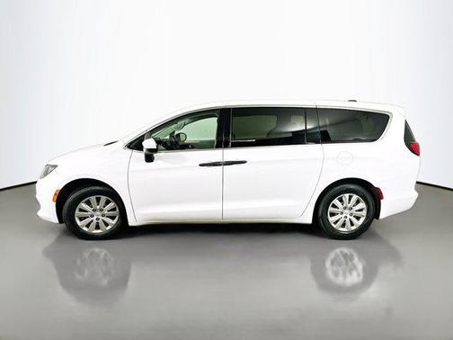 2020 Chrysler Voyager L