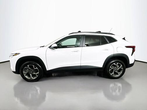Summit White 2024 Chevrolet Trax LT