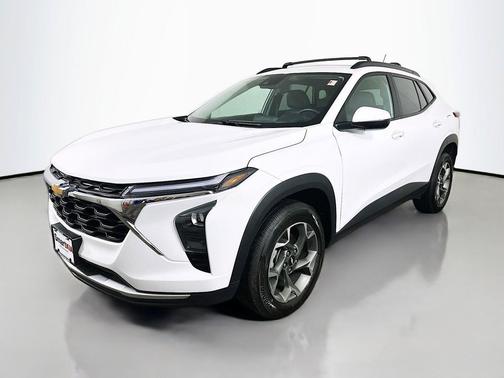 Summit White 2024 Chevrolet Trax LT