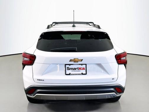 Summit White 2024 Chevrolet Trax LT