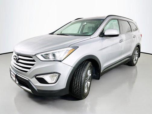 2016 Hyundai SANTA FE SE