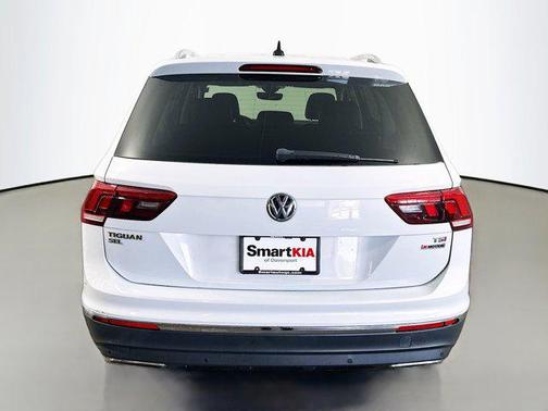 White 2018 Volkswagen Tiguan 2.0T SEL