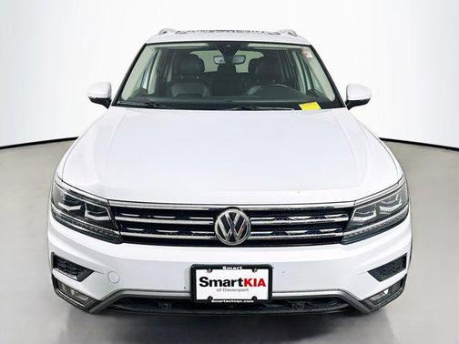 White 2018 Volkswagen Tiguan 2.0T SEL