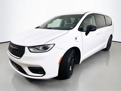 2024 Chrysler Pacifica Hybrid S Appearance Pkg