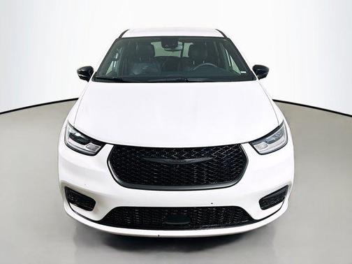 2024 Chrysler Pacifica Hybrid S Appearance Pkg