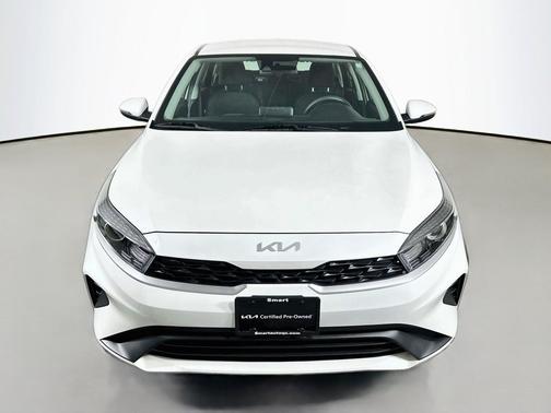 Snow White Pearl 2023 Kia Forte LXS