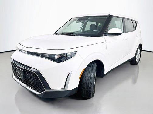 Snow White Pearl 2024 Kia Soul LX