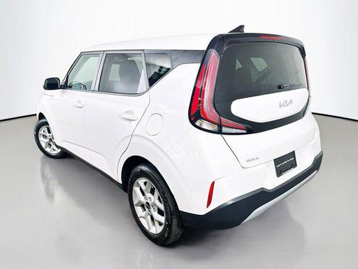 Snow White Pearl 2024 Kia Soul LX