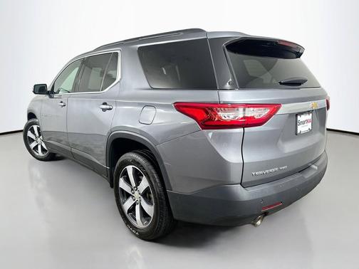 Satin Steel Metallic 2020 Chevrolet Traverse LT Leather