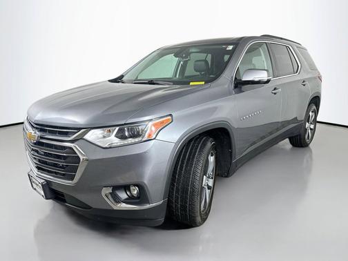 Satin Steel Metallic 2020 Chevrolet Traverse LT Leather