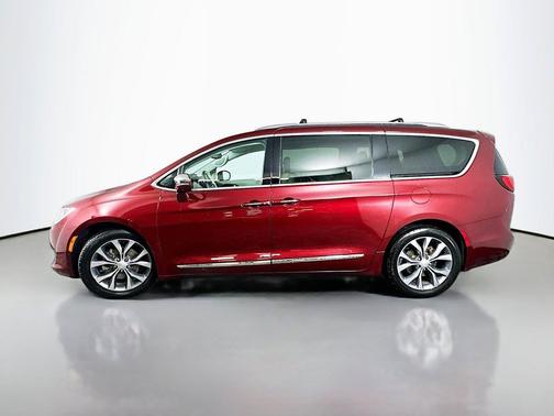 Velvet Red Pearlcoat 2017 Chrysler Pacifica Limited