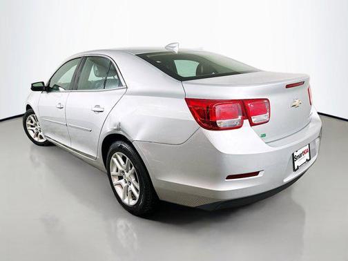 Silver Ice Metallic 2015 Chevrolet Malibu 1LT
