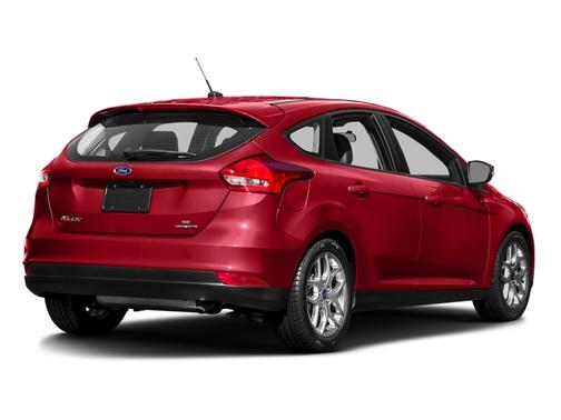 Red 2016 Ford Focus SE