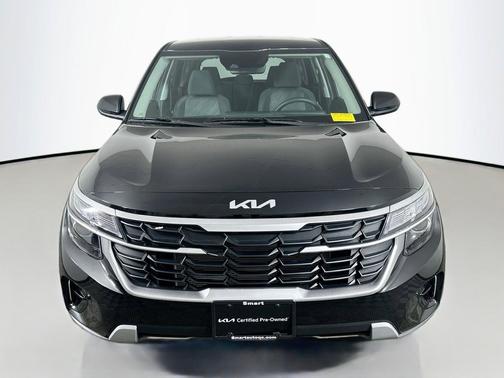 Fusion Black 2026 Kia Seltos LX