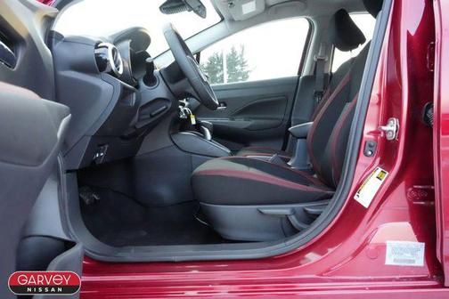 Scarlet Ember Tintcoat 2025 Nissan Versa 1.6 S