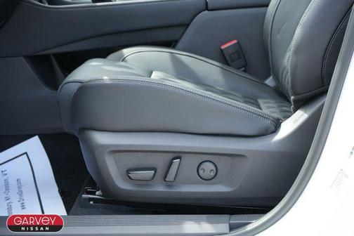Everest White Pearl Tricoat 2026 Nissan Rogue Platinum