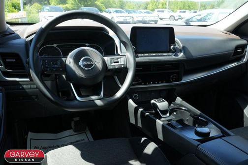 Brilliant Silver Metallic 2023 Nissan Rogue SV