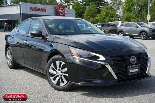 Super Black 2025 Nissan Altima S FWD