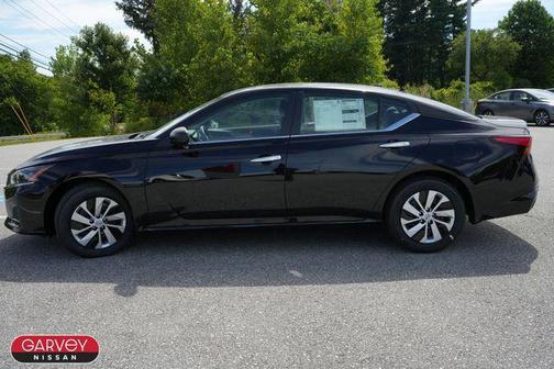 Super Black 2025 Nissan Altima S FWD