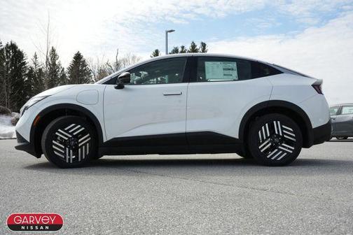 Everest White Pearl Tricoat 2026 Nissan Leaf SV+